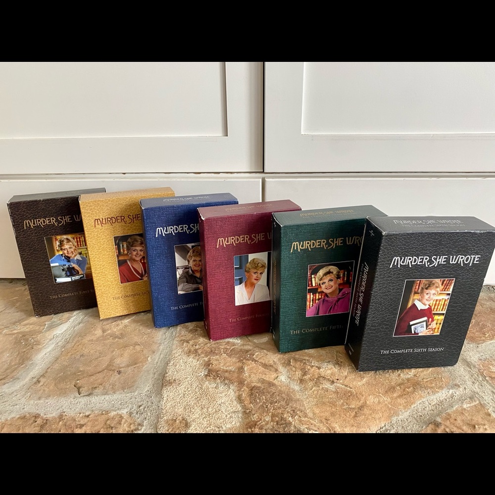 Like new, “Murder, She Wrote” The Complete Seasons 1-6 Boxed Sets 📀